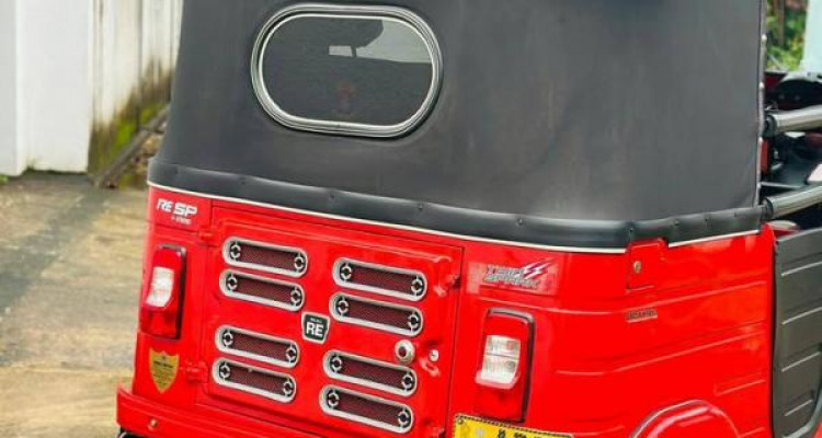 BAJAJ 2018 4 STROKE