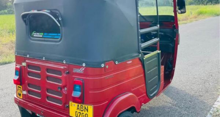 BAJAJ 2016 4 STROKE