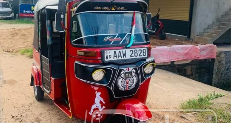 BAJAJ 2015 4 STROKE
