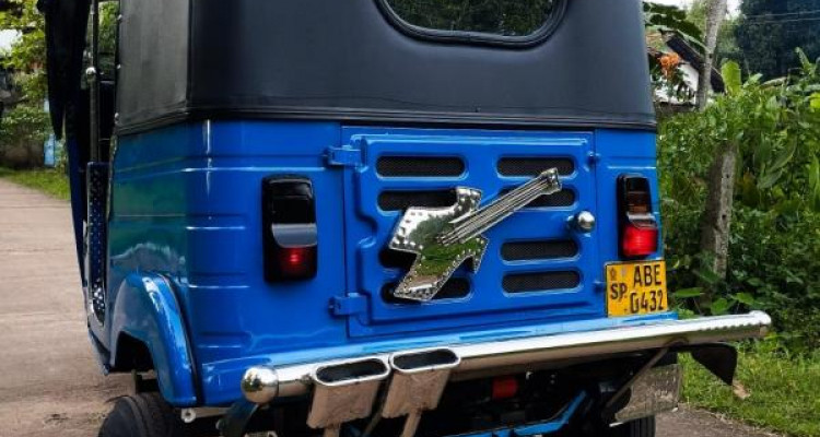 BAJAJ 2015 4 STROKE