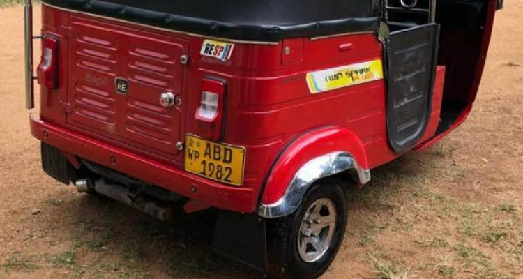 BAJAJ 2015 4 STROKE