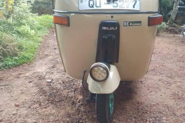BAJAJ 2009 4 STROKE