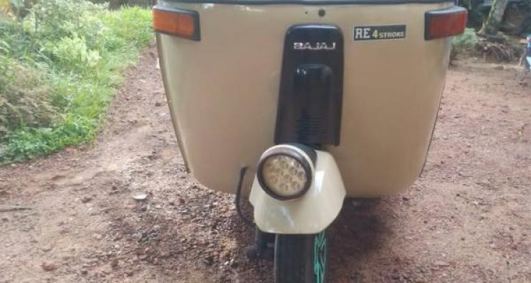BAJAJ 2009 4 STROKE