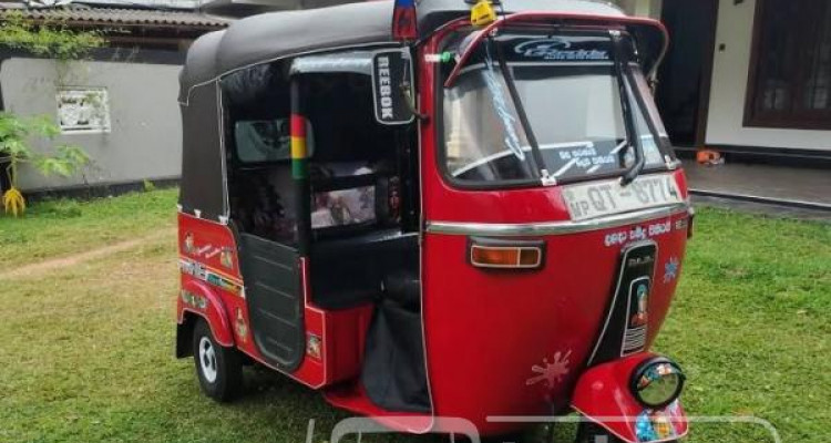 BAJAJ 2009 4 STROKE