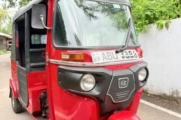 BAJAJ 2019 4 STROKE