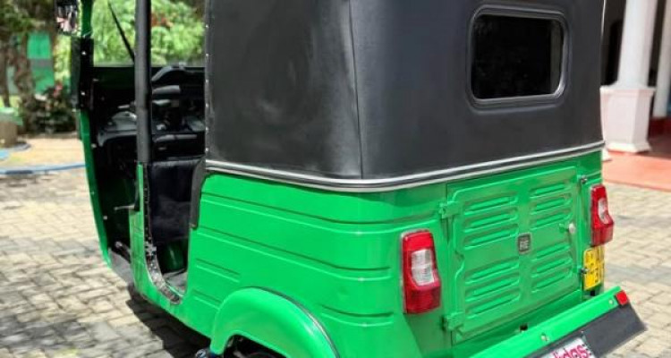 BAJAJ 2015 4 STROKE