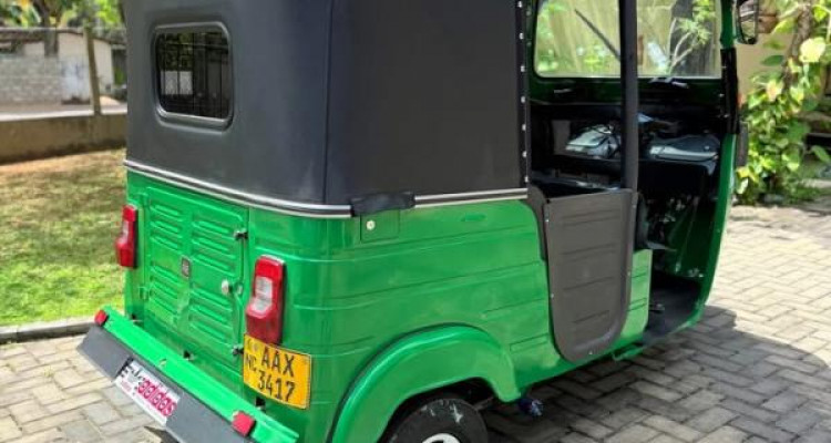 BAJAJ 2015 4 STROKE