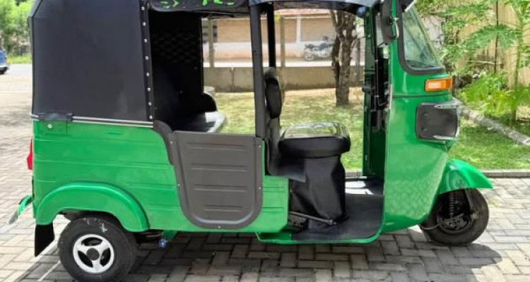 BAJAJ 2015 4 STROKE