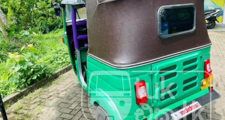 BAJAJ 2009 4 STROKE