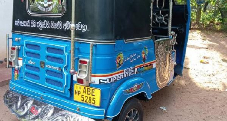 BAJAJ 2015 4 STROKE