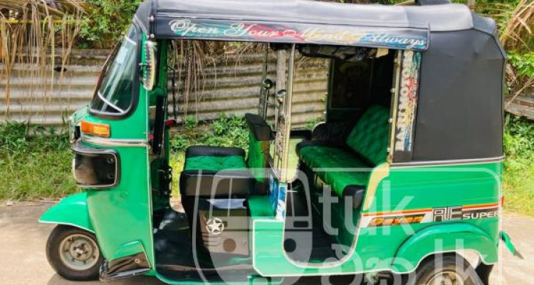 BAJAJ 2015 4 STROKE