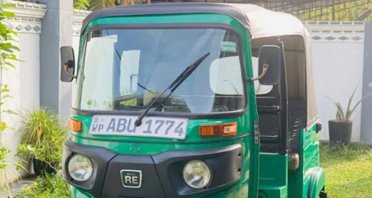 BAJAJ 2019 4 STROKE