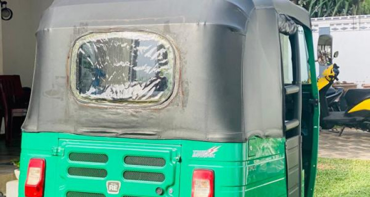 BAJAJ 2019 4 STROKE