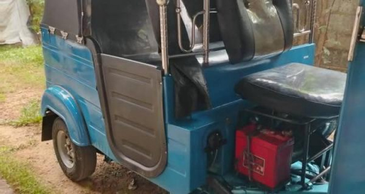 BAJAJ 2015 4 STROKE