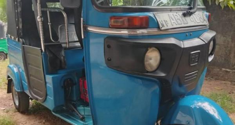 BAJAJ 2015 4 STROKE