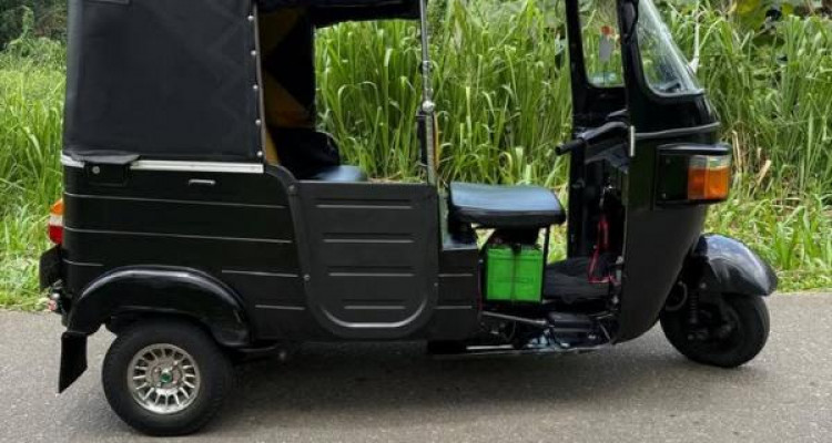BAJAJ 2013 4 STROKE