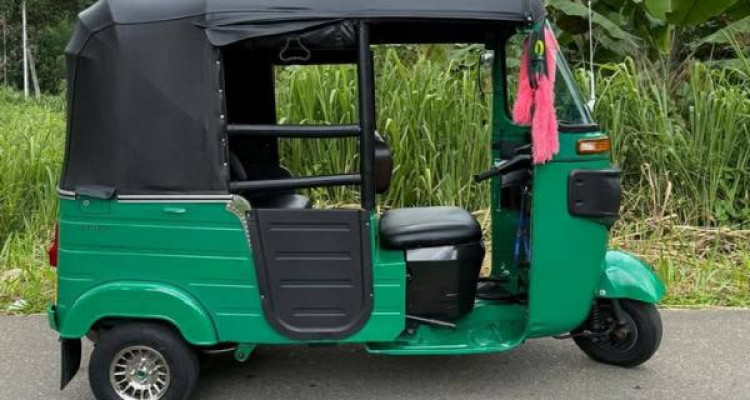 BAJAJ 2016 4 STROKE