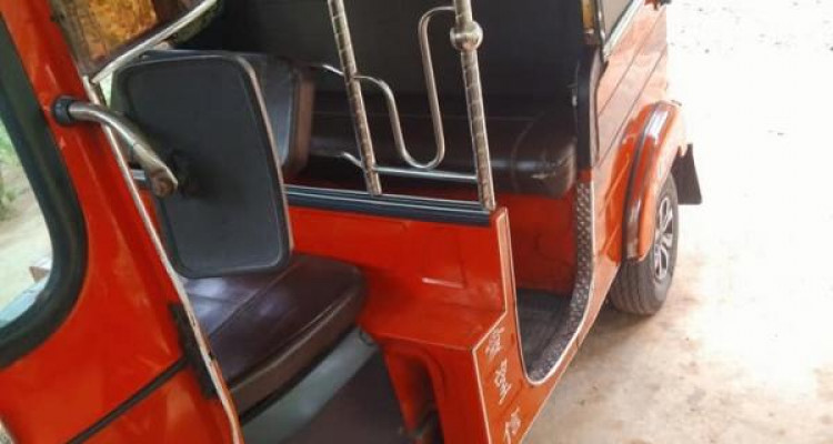 BAJAJ 2019 4 STROKE
