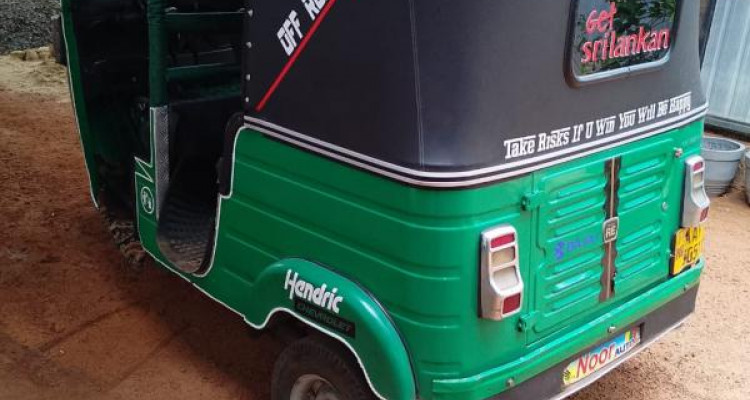 BAJAJ 2015 4 STROKE