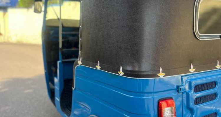 BAJAJ 2015 4 STROKE