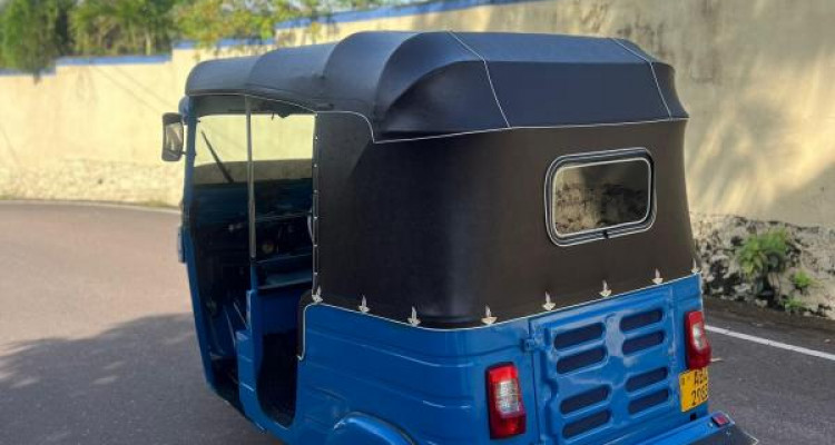 BAJAJ 2015 4 STROKE