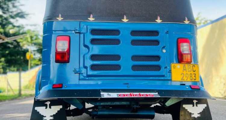 BAJAJ 2015 4 STROKE