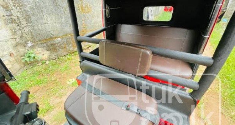 BAJAJ 2018 4 STROKE