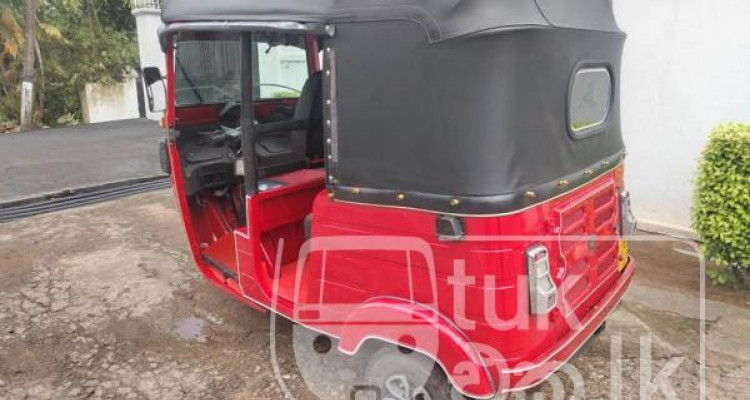 BAJAJ 2019 4 STROKE