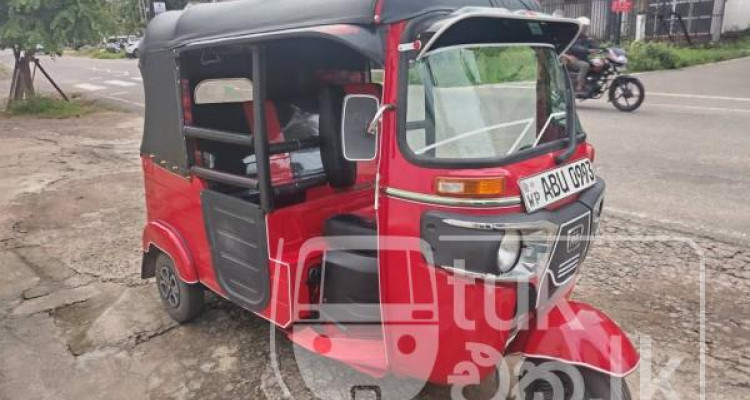 BAJAJ 2019 4 STROKE