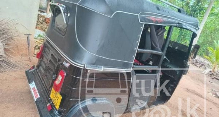 BAJAJ 2019 4 STROKE